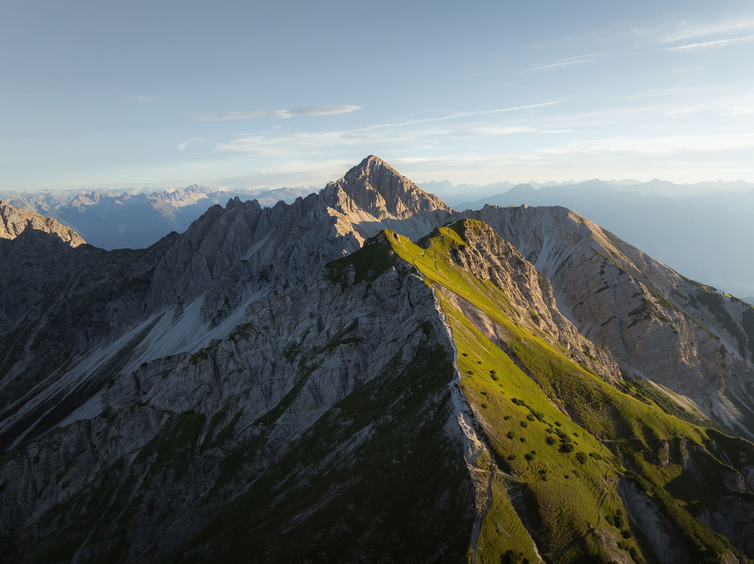 Drohnenaufnahme Seefelder Spitze_Blick auf Seefelder Spitze und Reither Spitze